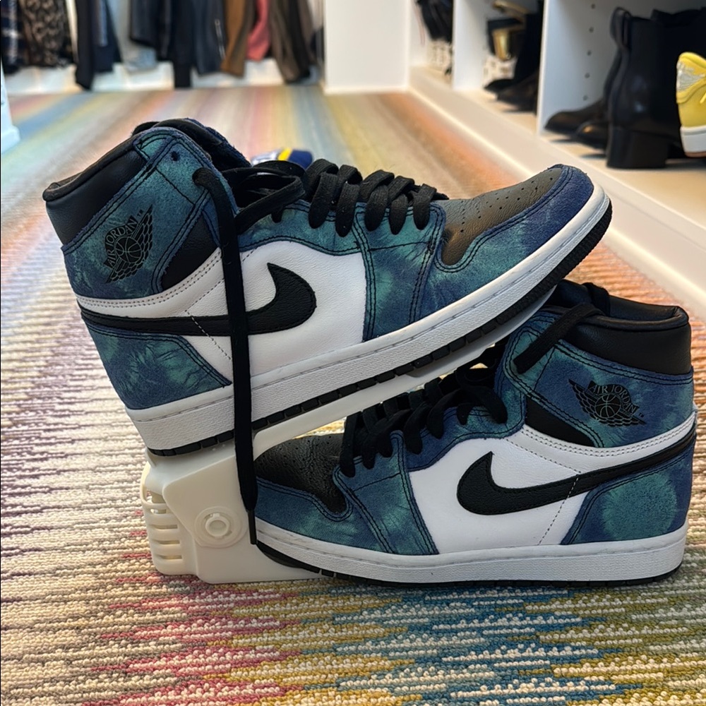 Nikes! Worn once. Size 40.5